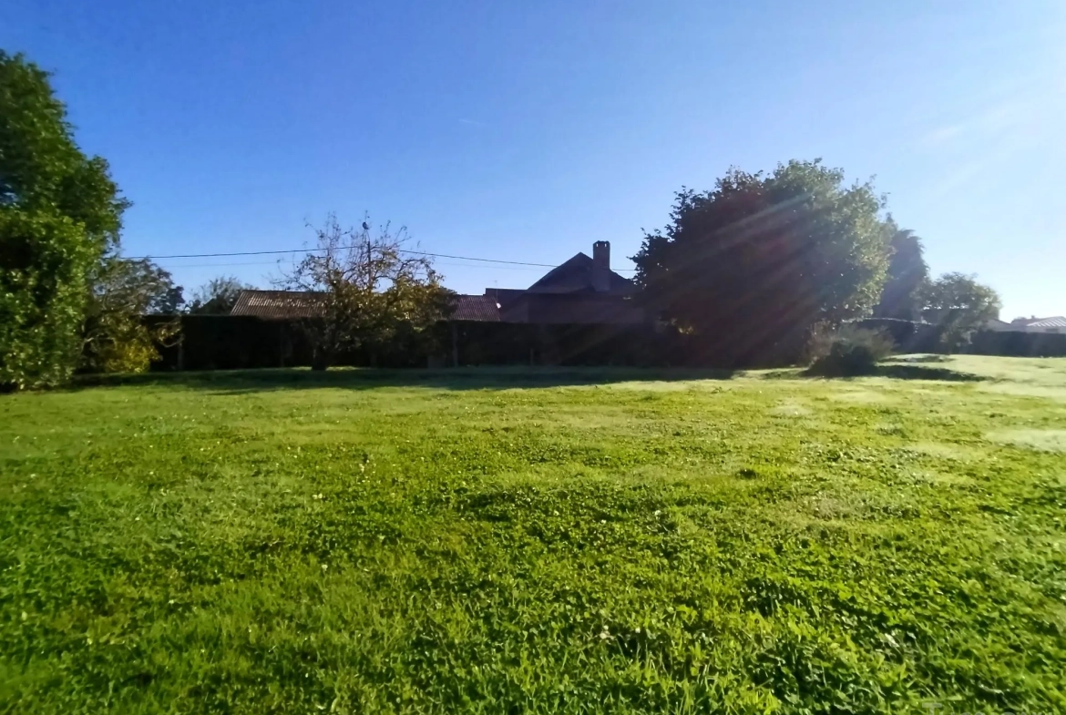 Terrain constructible à Bourseville proche des plages pour votre projet immobilier 