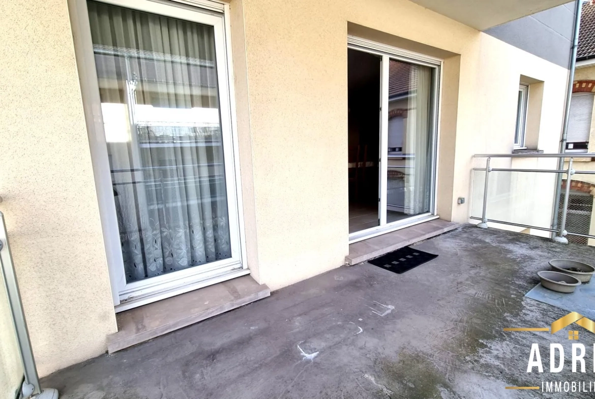 Appartement lumineux de 3 pièces à Rombas avec terrasse, parking et garage 