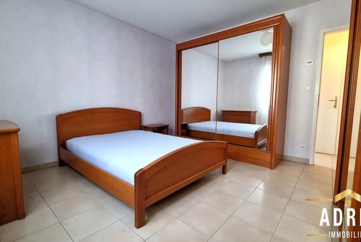 Appartement lumineux de 3 pièces à Rombas avec terrasse, parking et garage 