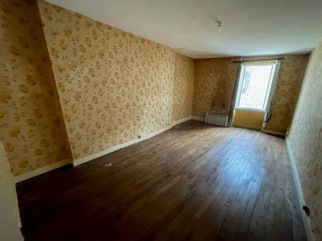 Maison de ville 55 m² à rénover à Chauvigny centre-bourg 