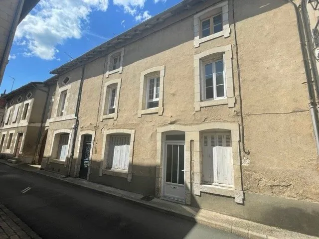 Maison de ville 55 m² à rénover à Chauvigny centre-bourg 