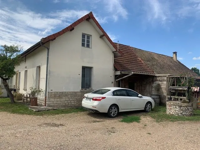Maison avec grand potentiel à Saint-Bonnet en Bresse - 146 m² 