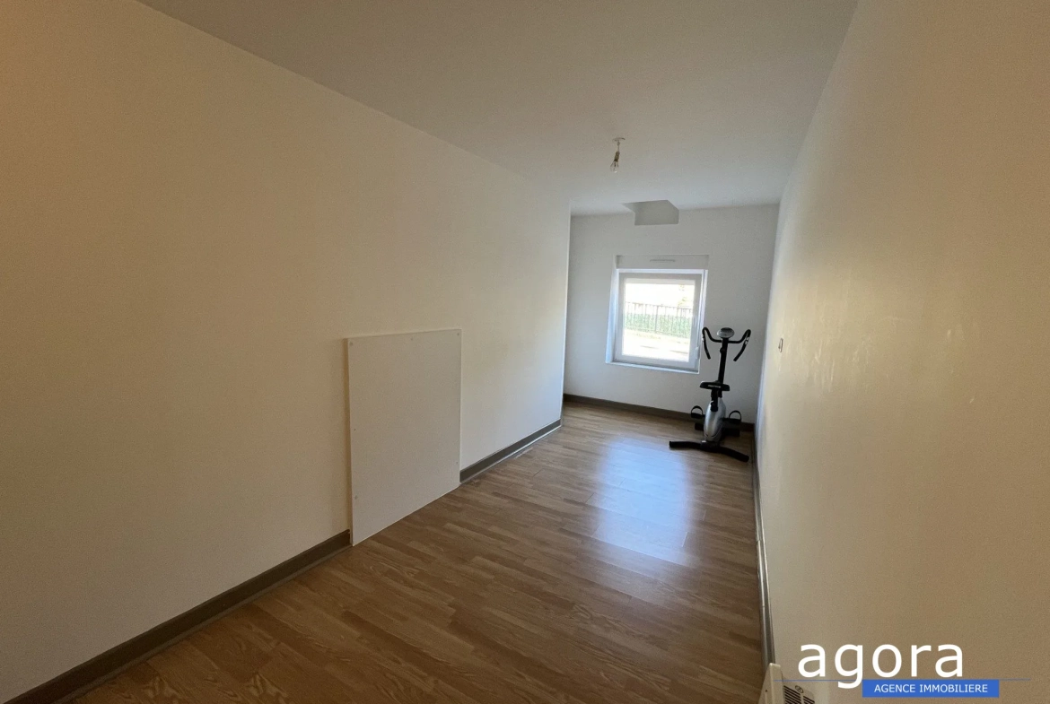 Appartement duplex à vendre à Val de Briey - 63,05 m² rénové avec deux chambres 