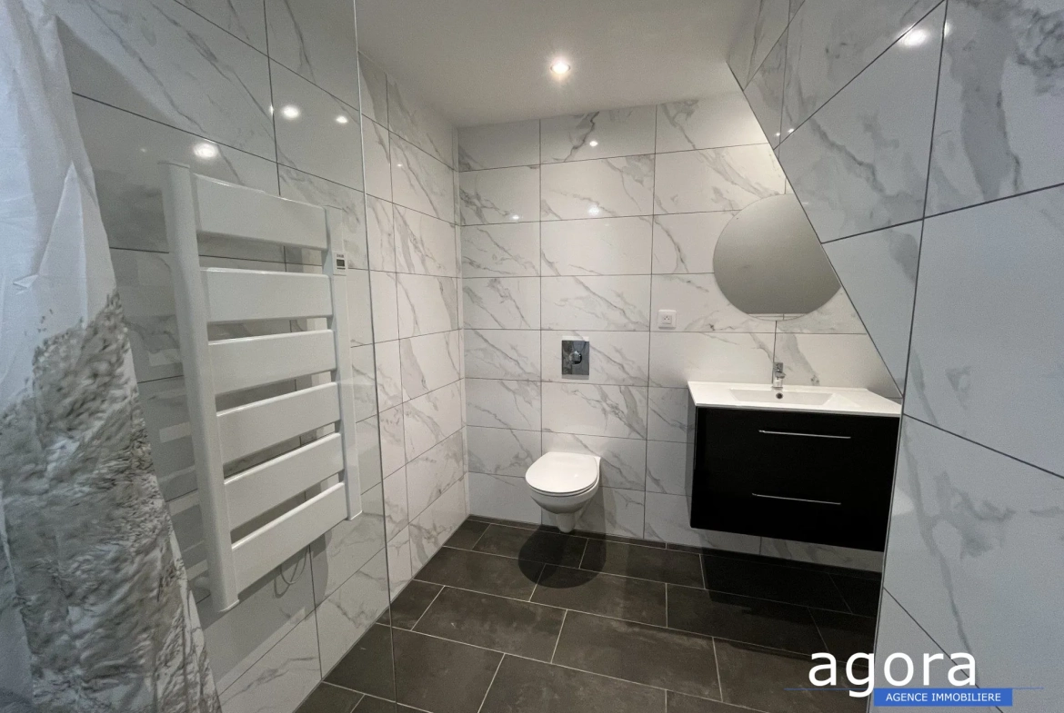 Appartement duplex à vendre à Val de Briey - 63,05 m² rénové avec deux chambres 