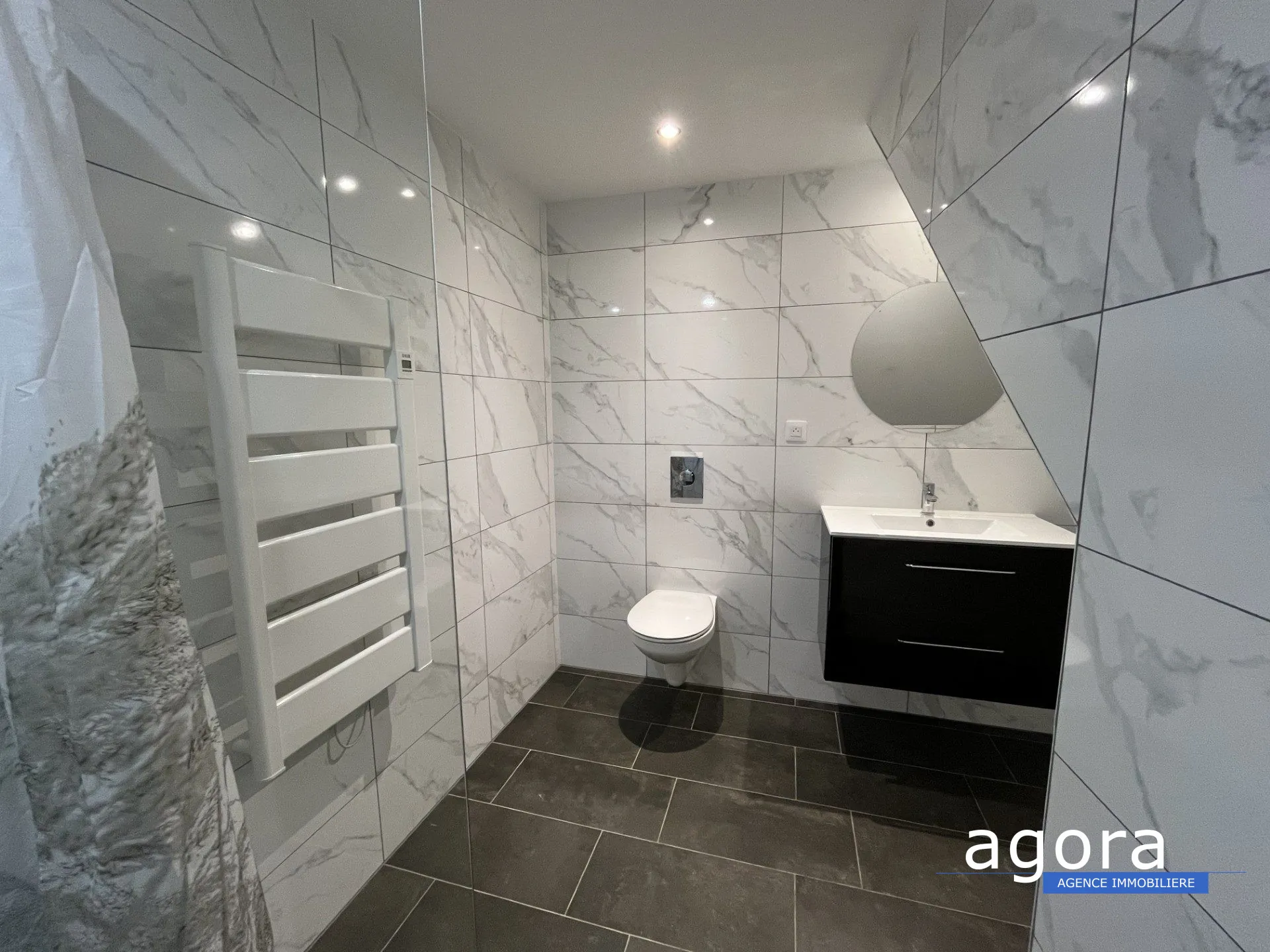 Appartement duplex à vendre à Val de Briey - 63,05 m² rénové avec deux chambres 