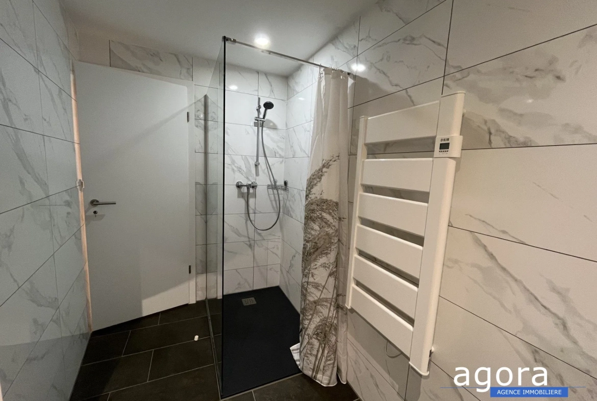 Appartement duplex à vendre à Val de Briey - 63,05 m² rénové avec deux chambres 