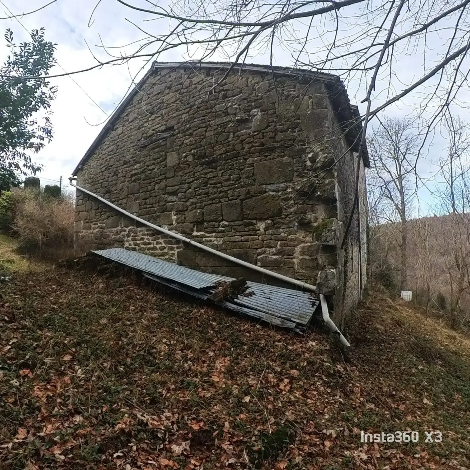 Maison de Campagne à Rénover avec Jardin à Saint-Pardoux-Morterolles 