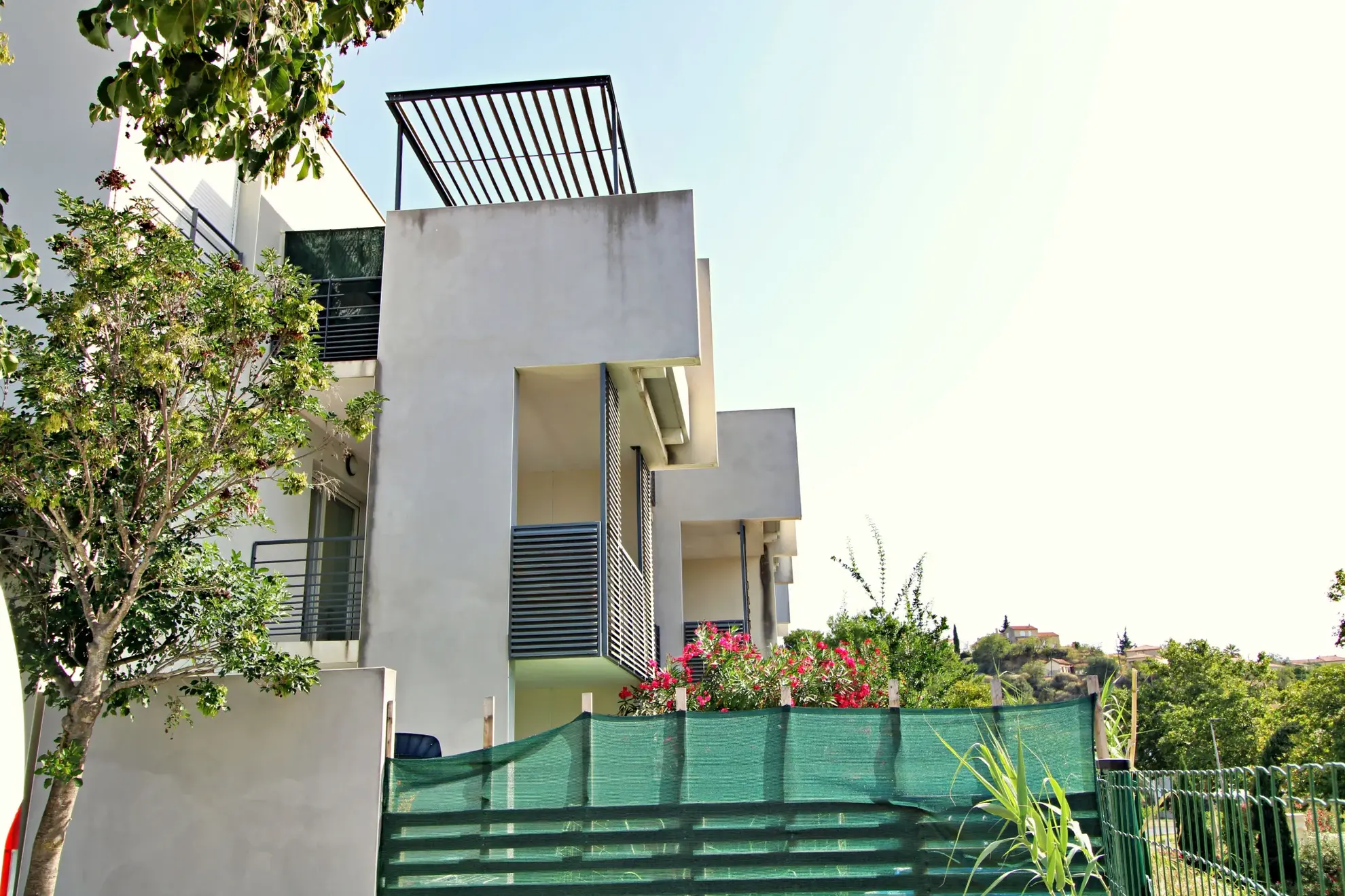 Investissement locatif : T2 de 38 m² avec terrasse à Béziers, secteur Péch de la Galinière 