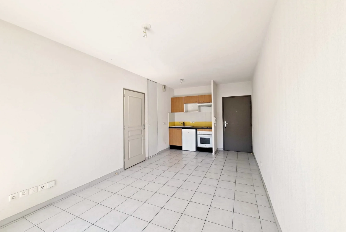 Investissement locatif : T2 de 38 m² avec terrasse à Béziers, secteur Péch de la Galinière 