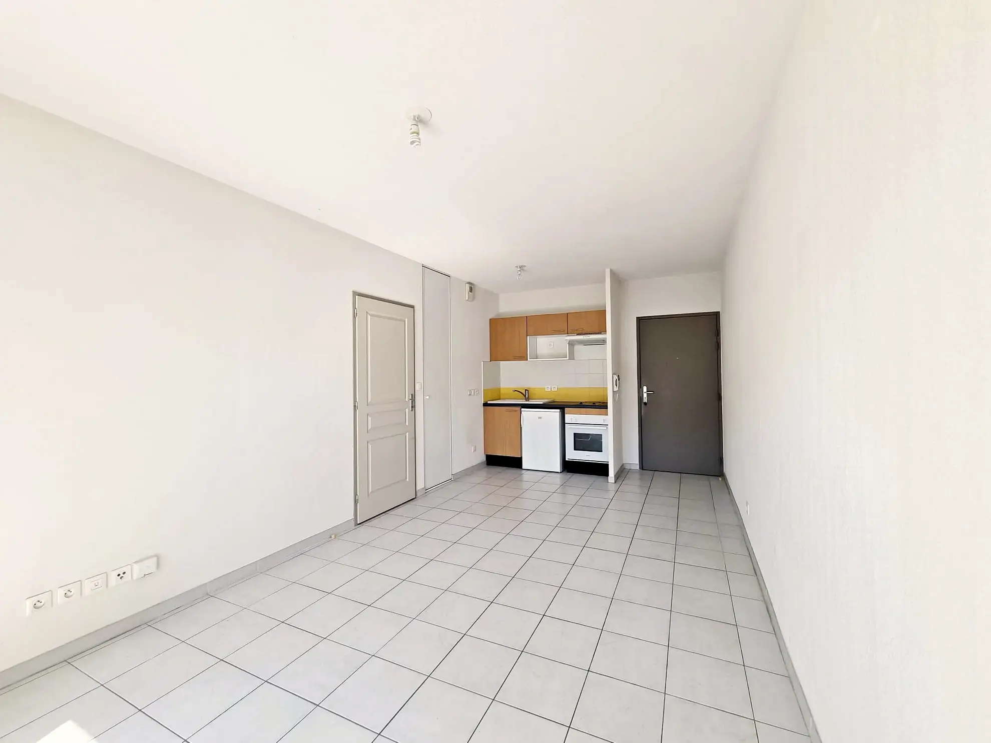 Investissement locatif : T2 de 38 m² avec terrasse à Béziers, secteur Péch de la Galinière 