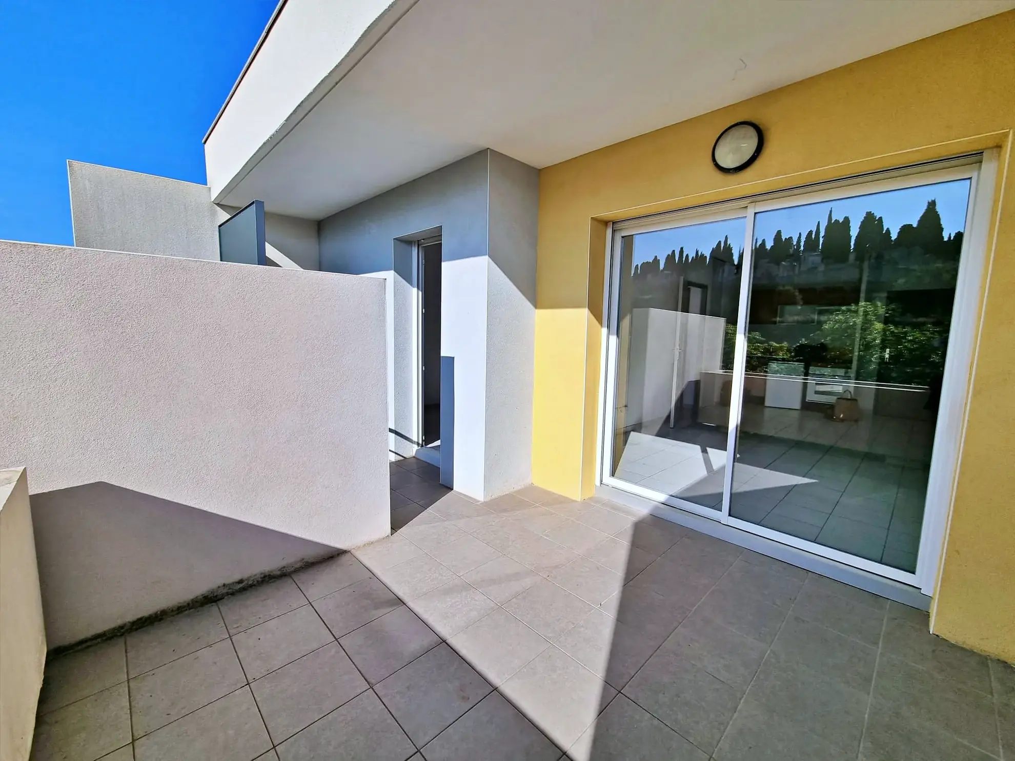 Investissement locatif : T2 de 38 m² avec terrasse à Béziers, secteur Péch de la Galinière 