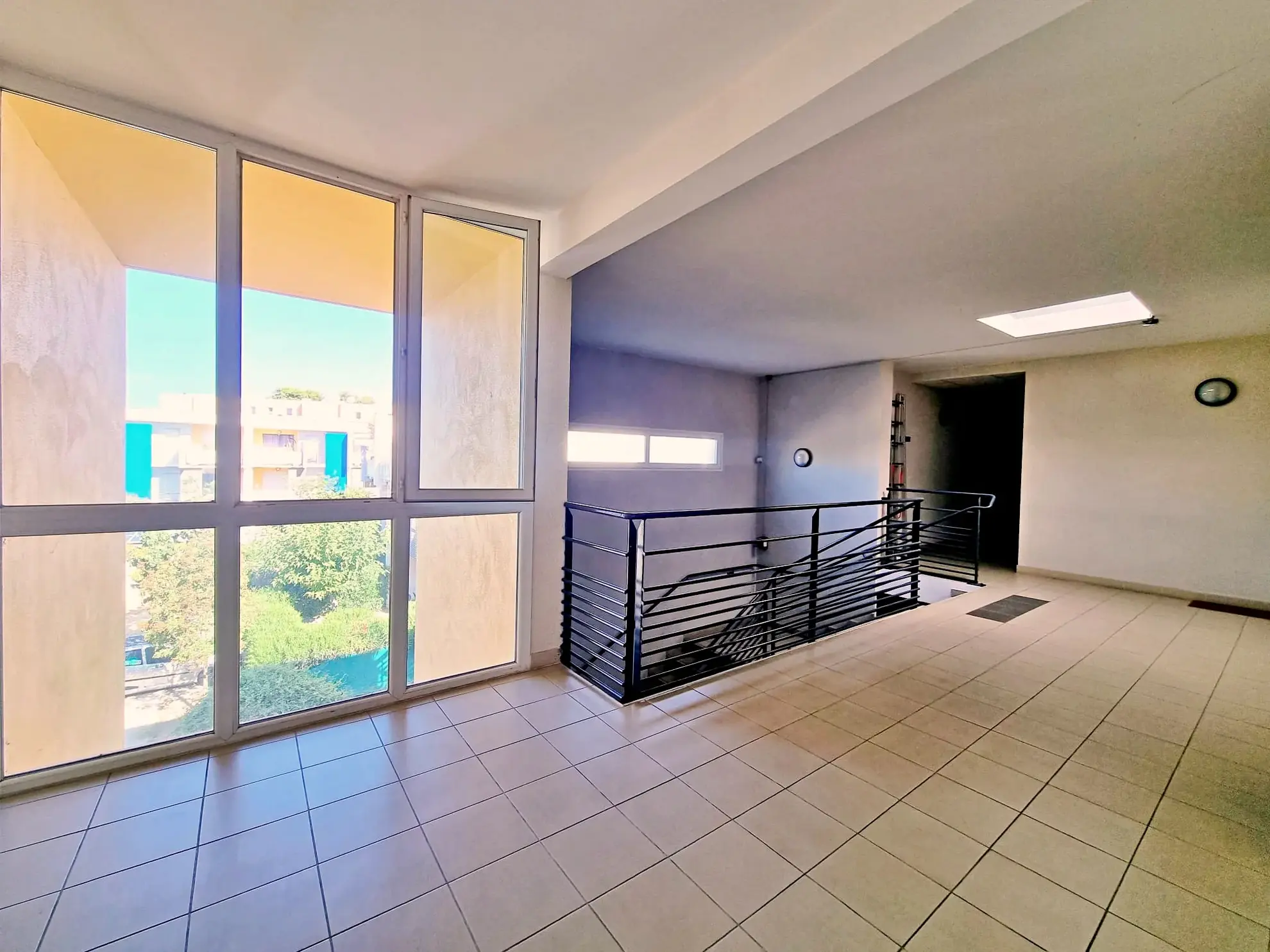 Investissement locatif : T2 de 38 m² avec terrasse à Béziers, secteur Péch de la Galinière 