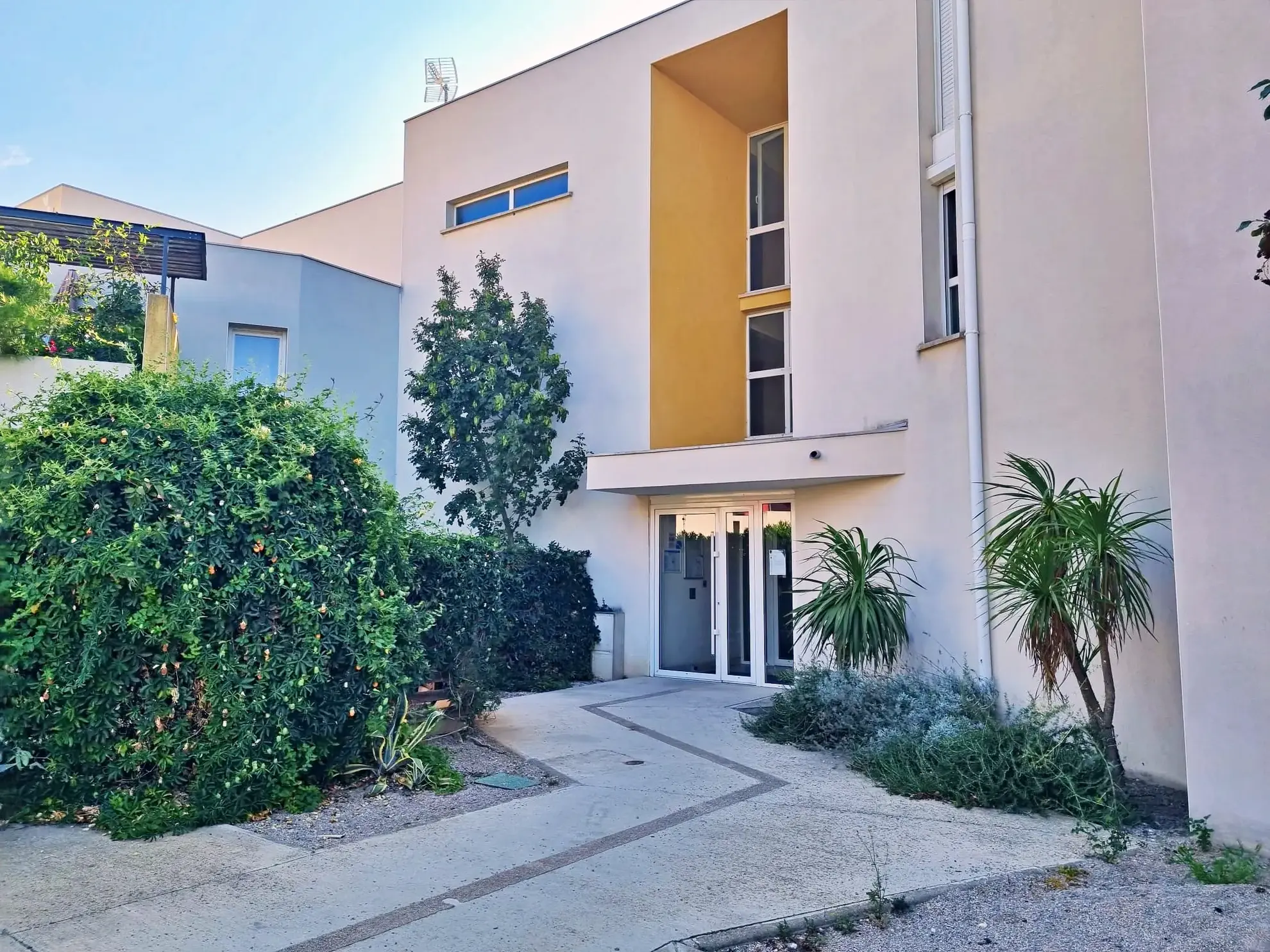 Investissement locatif : T2 de 38 m² avec terrasse à Béziers, secteur Péch de la Galinière 