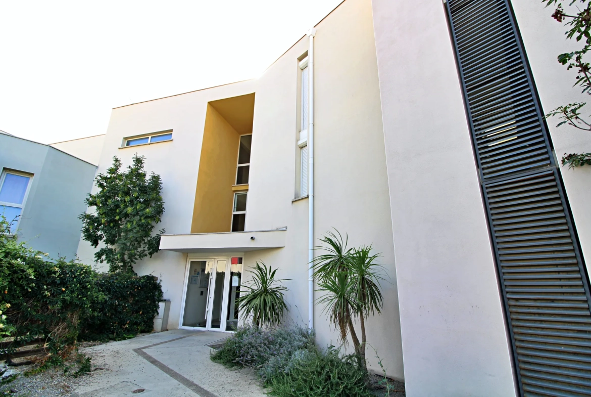 Investissement locatif : T2 de 38 m² avec terrasse à Béziers, secteur Péch de la Galinière 