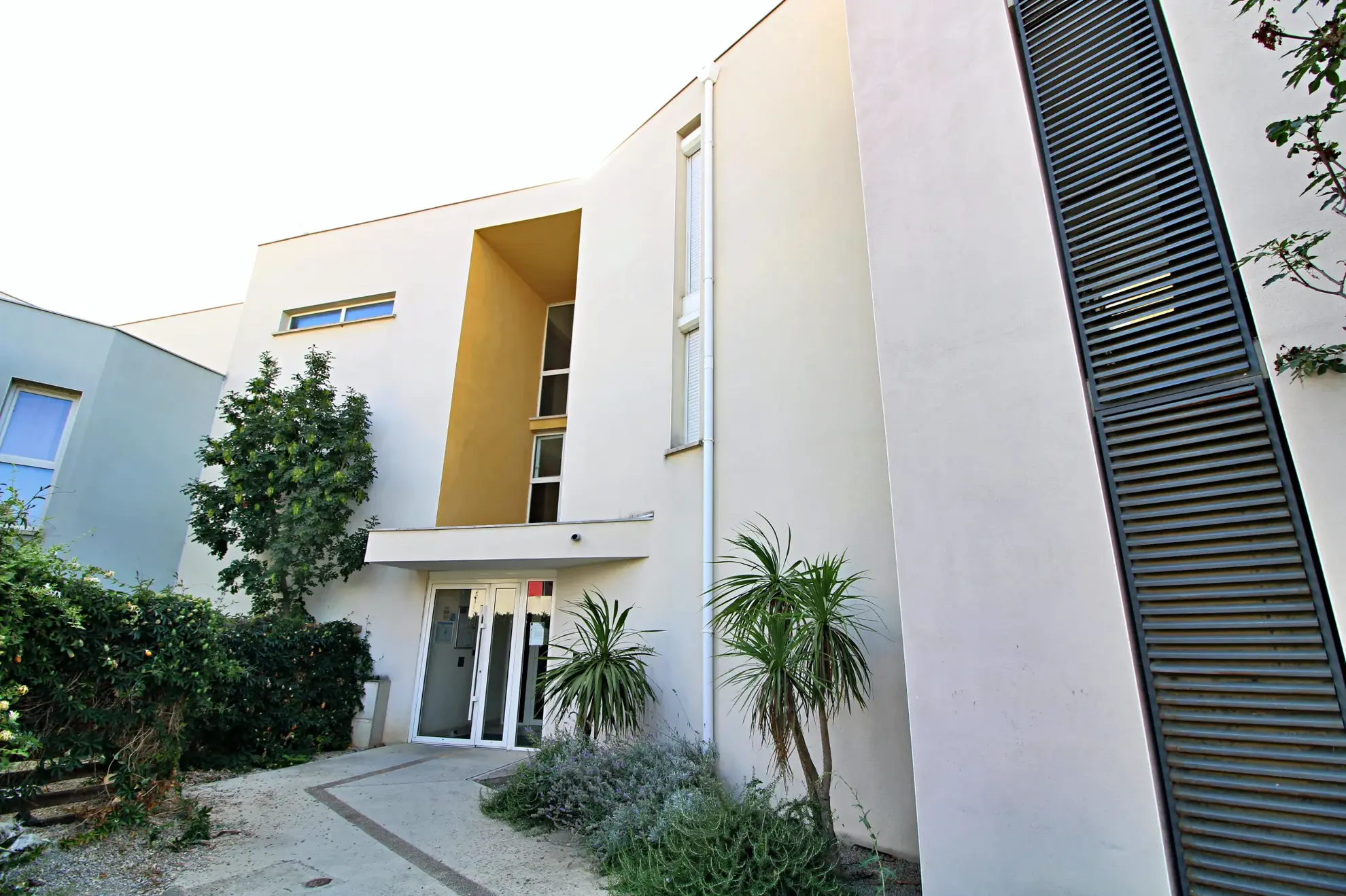Investissement locatif : T2 de 38 m² avec terrasse à Béziers, secteur Péch de la Galinière 