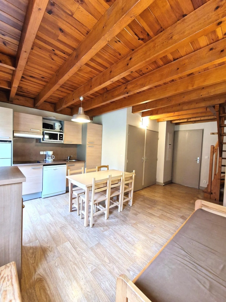 Appartement duplex à vendre à Arreau avec vue montagne et piscine