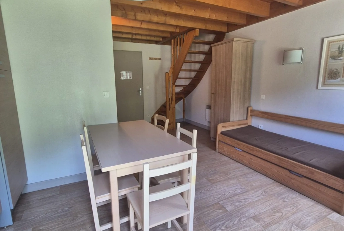 Appartement duplex à vendre à Arreau avec vue montagne et piscine 