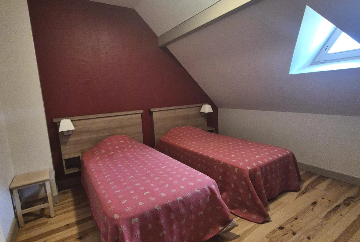 Appartement duplex à vendre à Arreau avec vue montagne et piscine 
