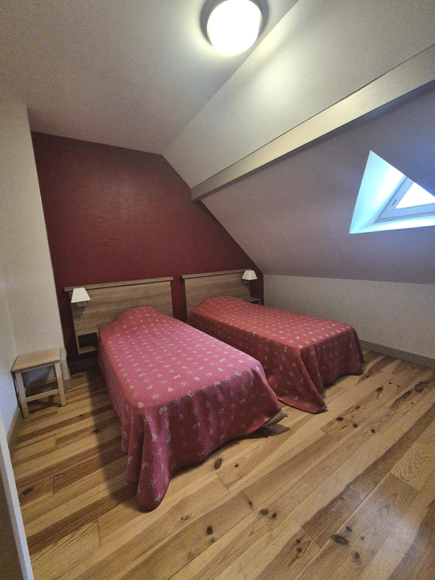 Appartement duplex à vendre à Arreau avec vue montagne et piscine 