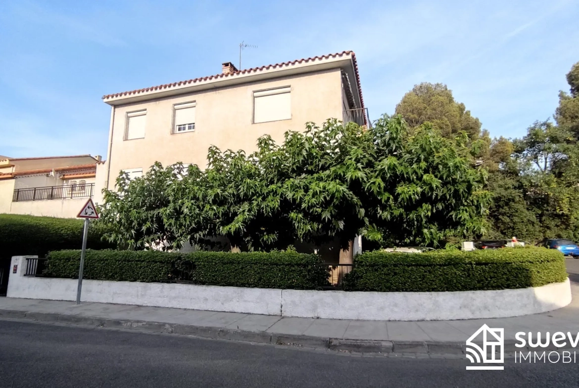 Appartement T4 à vendre à Perpignan proche universités, avec dépendances et garage 