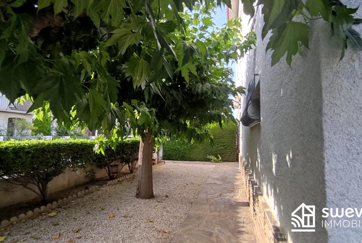 Appartement T4 à vendre à Perpignan proche universités, avec dépendances et garage 