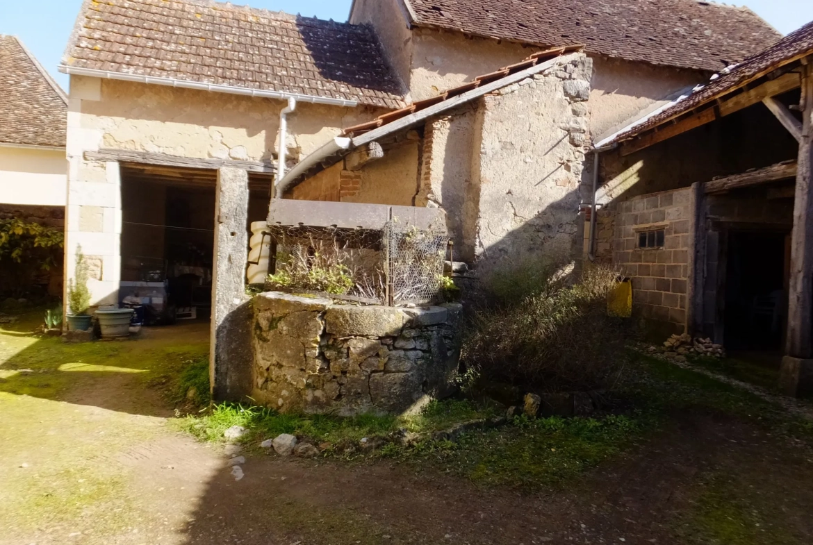 Immeuble de rapport à vendre à Ainay-le-Château - Opportunité d'investissement 