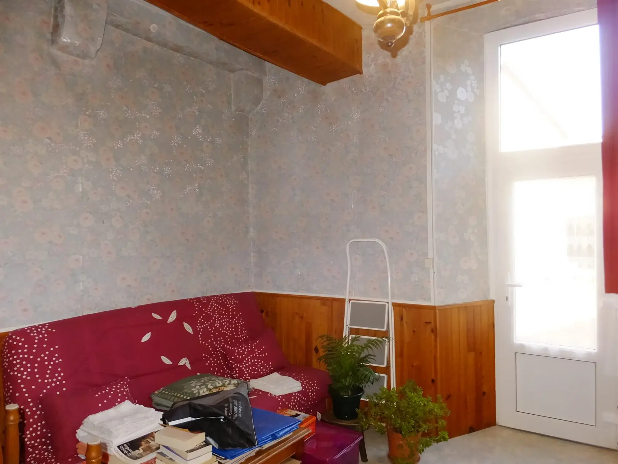 Immeuble de rapport à vendre à Ainay-le-Château - Opportunité d'investissement 