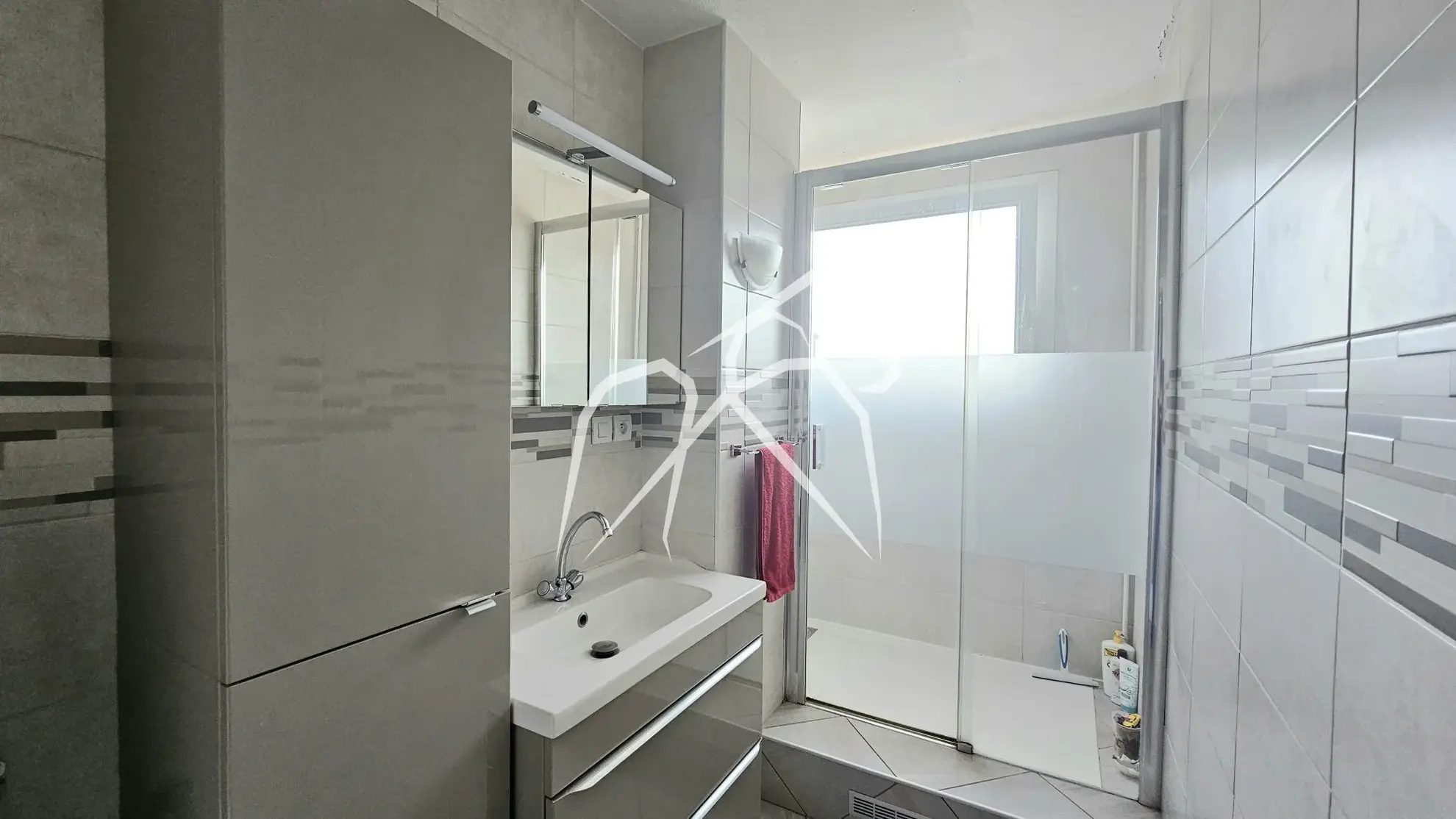 Appartement lumineux de 80 m² avec 3 chambres à Grand-Quevilly (76120) 
