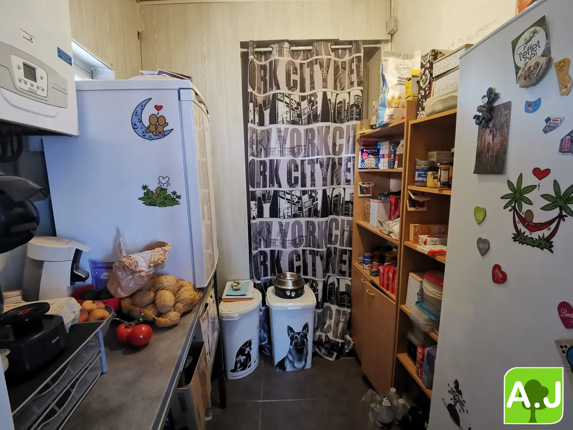Jolie maison avec jardin à Bréval, proche commerces, 3 chambres, terrain clos, idéalement située 