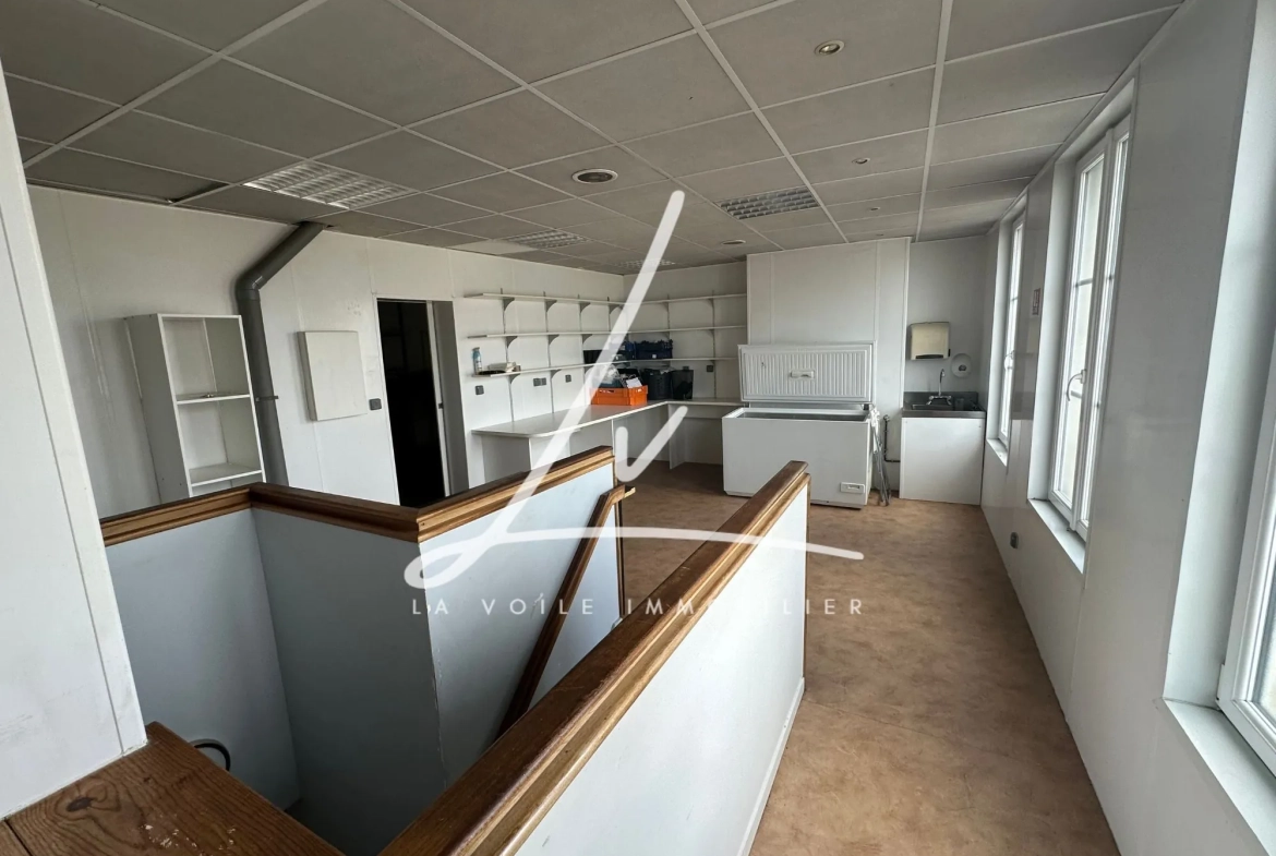 Immeuble mixte à vendre à Lisieux - Commerce et habitation - 170 m² 