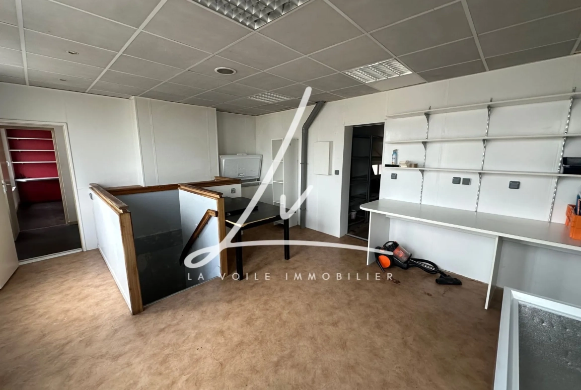 Immeuble mixte à vendre à Lisieux - Commerce et habitation - 170 m² 