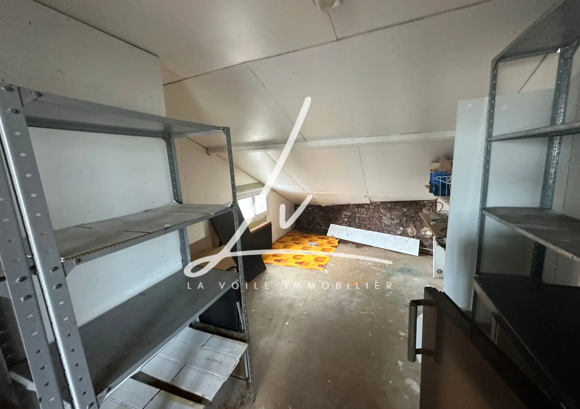 Immeuble mixte à vendre à Lisieux - Commerce et habitation - 170 m² 