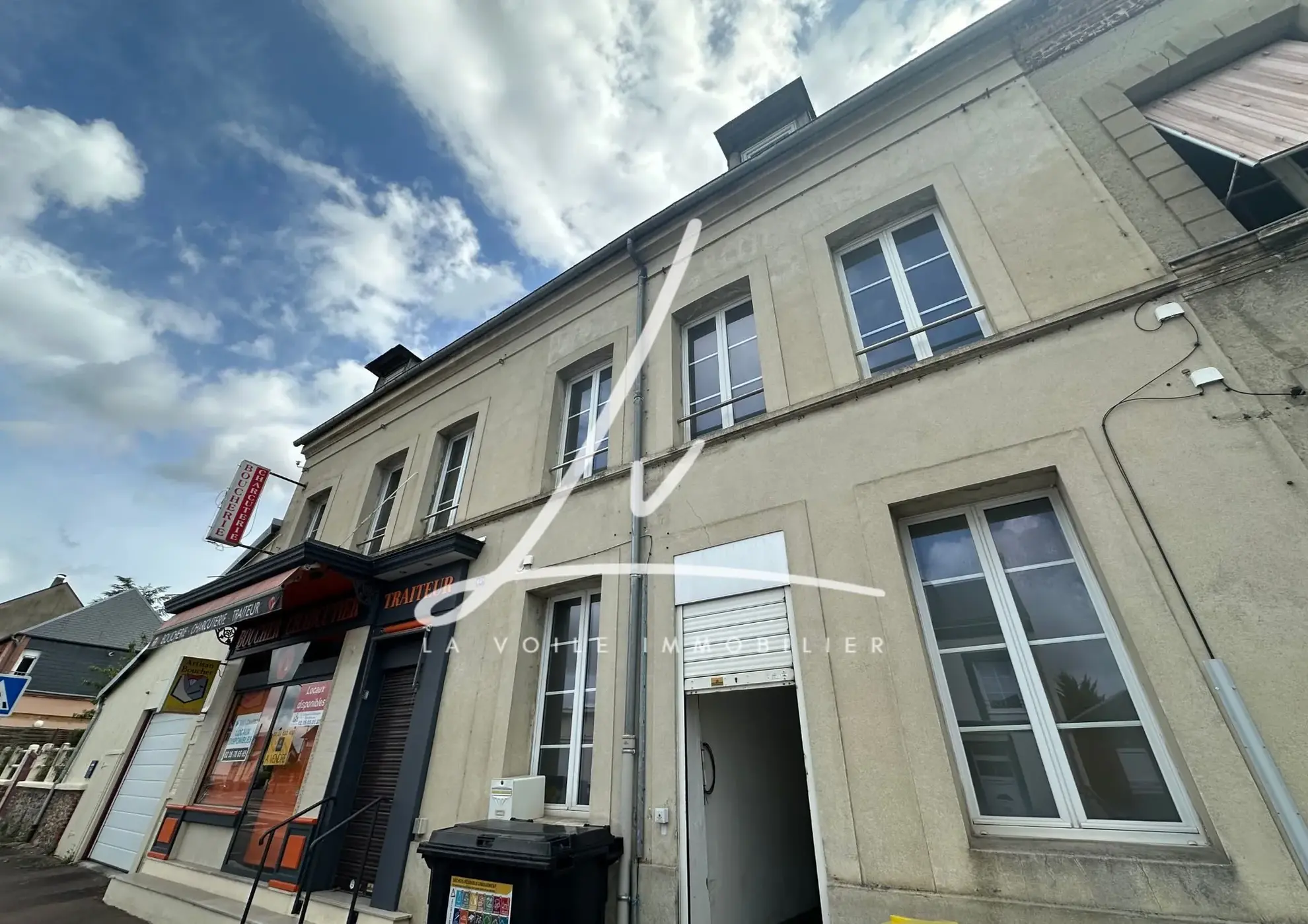 Immeuble mixte à vendre à Lisieux - Commerce et habitation - 170 m² 
