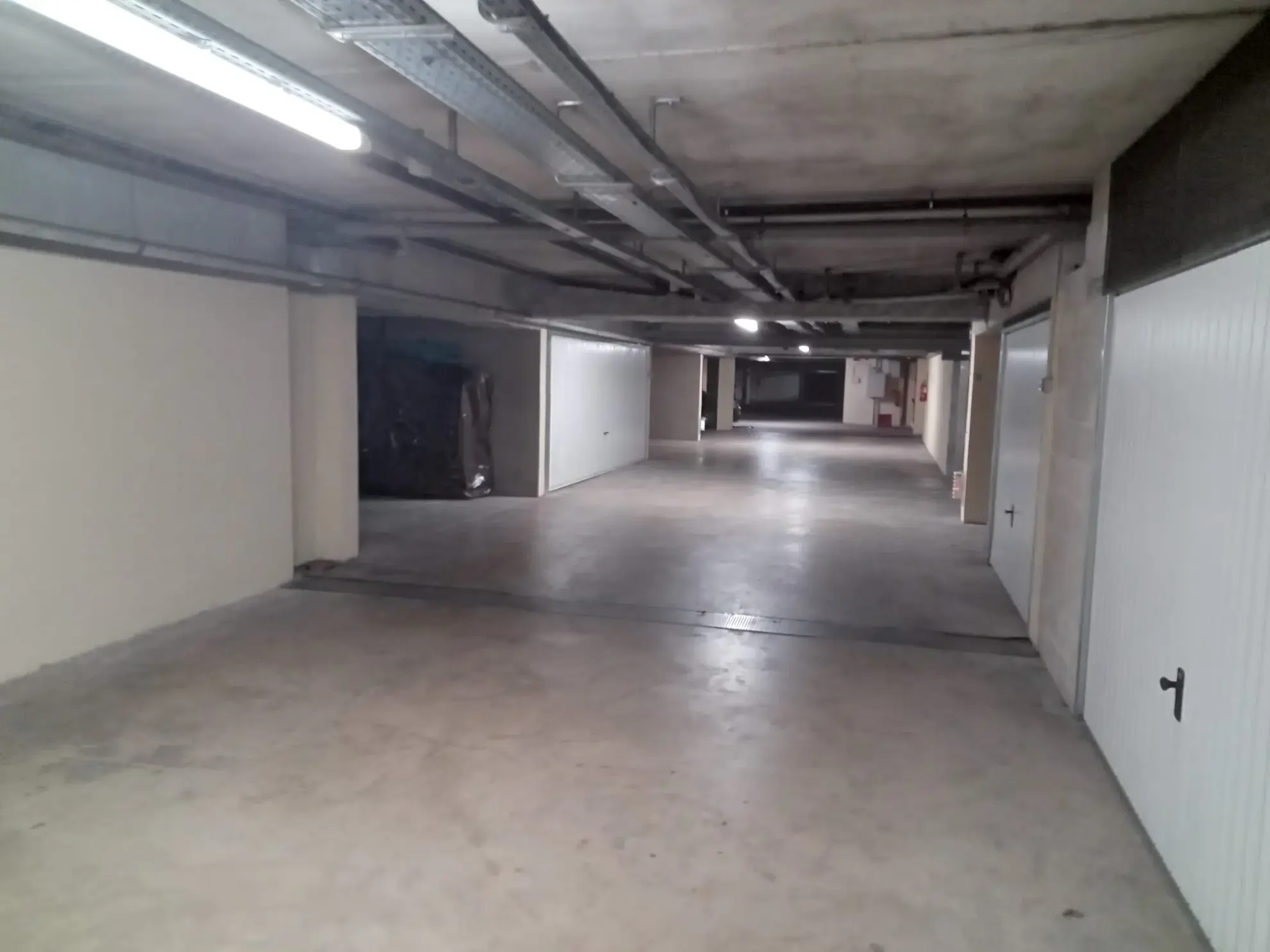 Garage 12,5 m² à vendre à Grasse proche du centre 