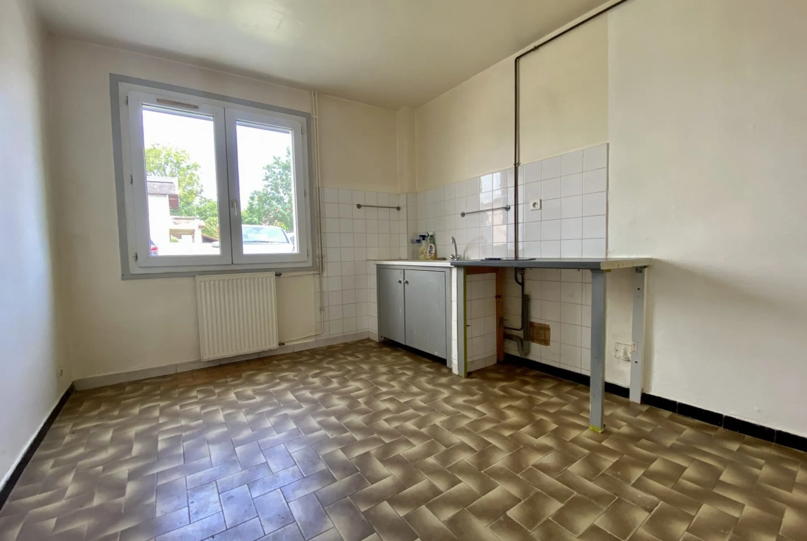 Appartement à vendre à Saint-Uze avec jardin et parking – 63 m² 