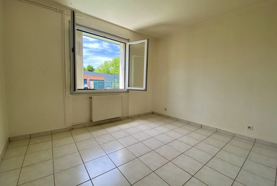 Appartement à vendre à Saint-Uze avec jardin et parking – 63 m² 