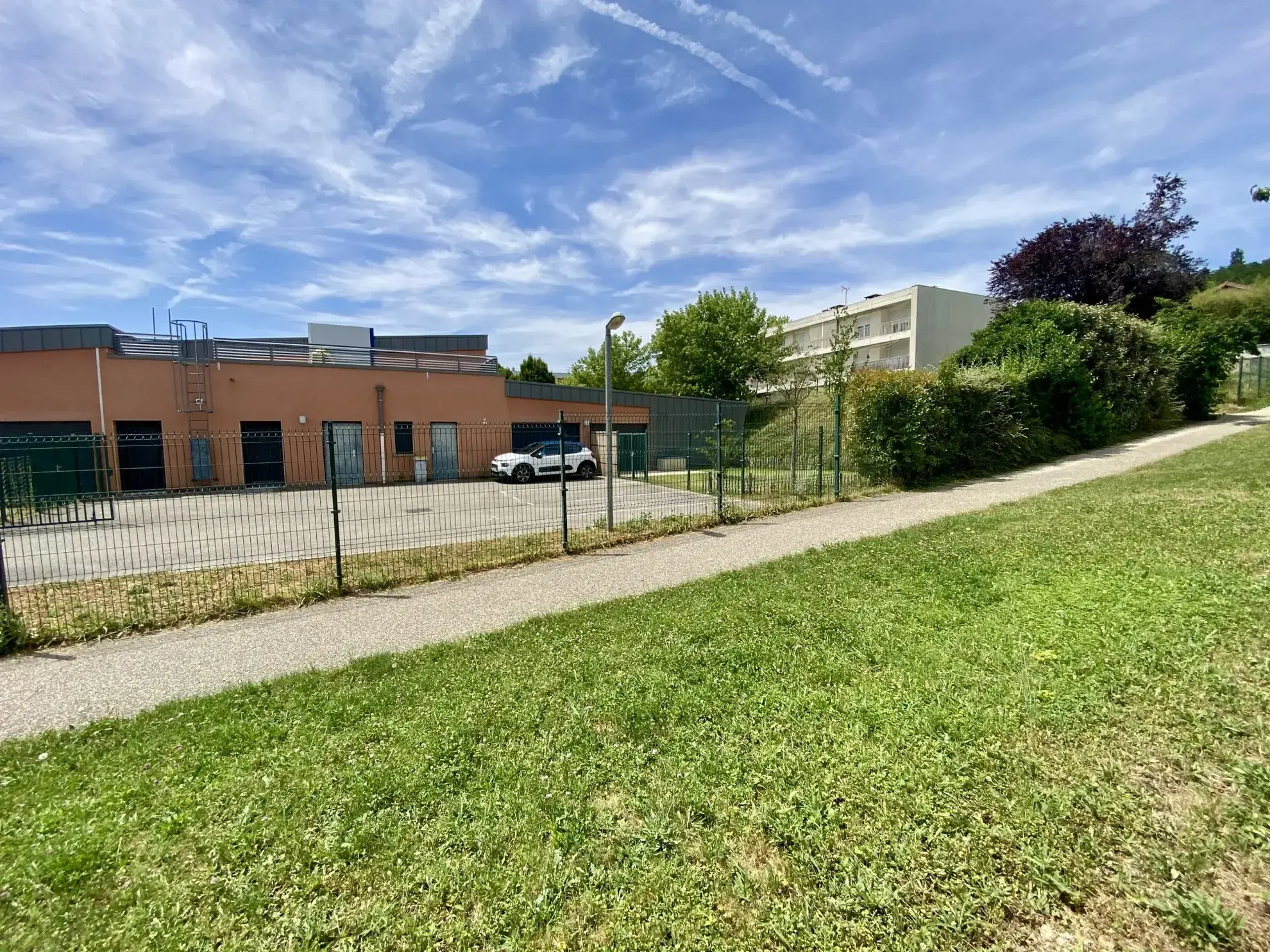 Appartement à vendre à Saint-Uze avec jardin et parking – 63 m² 