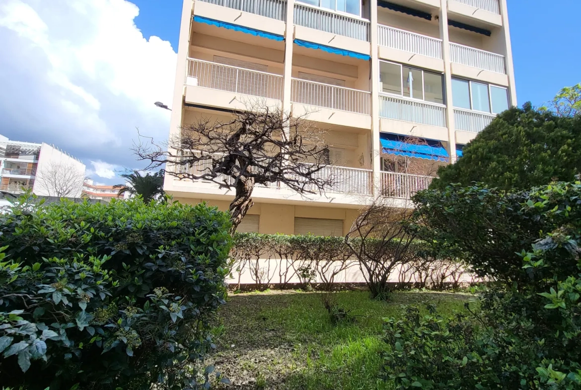 Appartement T2 lumineux à Toulon, quartier Saint-Roch, avec cave 