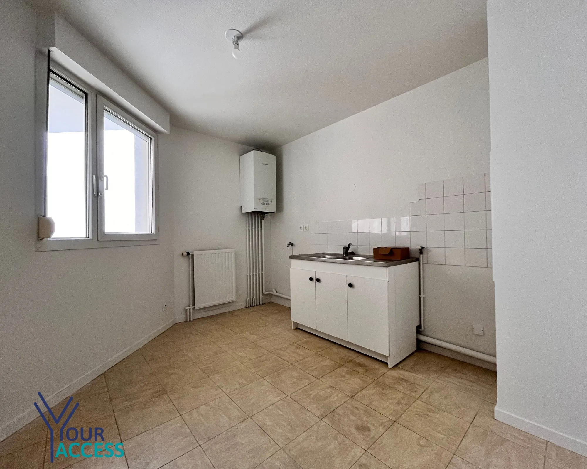 Bel appartement T3 avec balcon à Bron – Proximité transport et commodités 