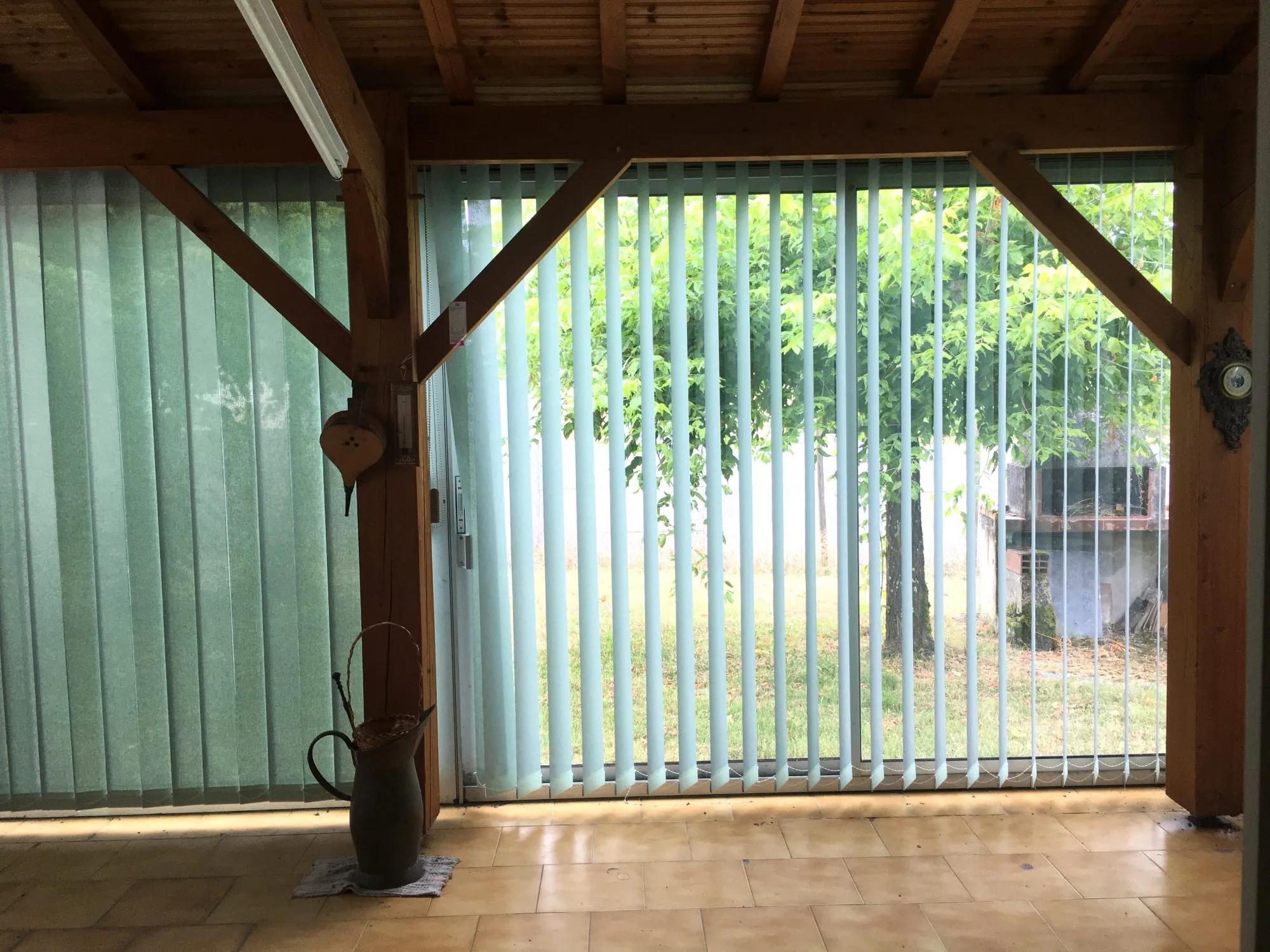 Maison à vendre à Saint-Pierre-de-Bat avec véranda, jardin et garage 