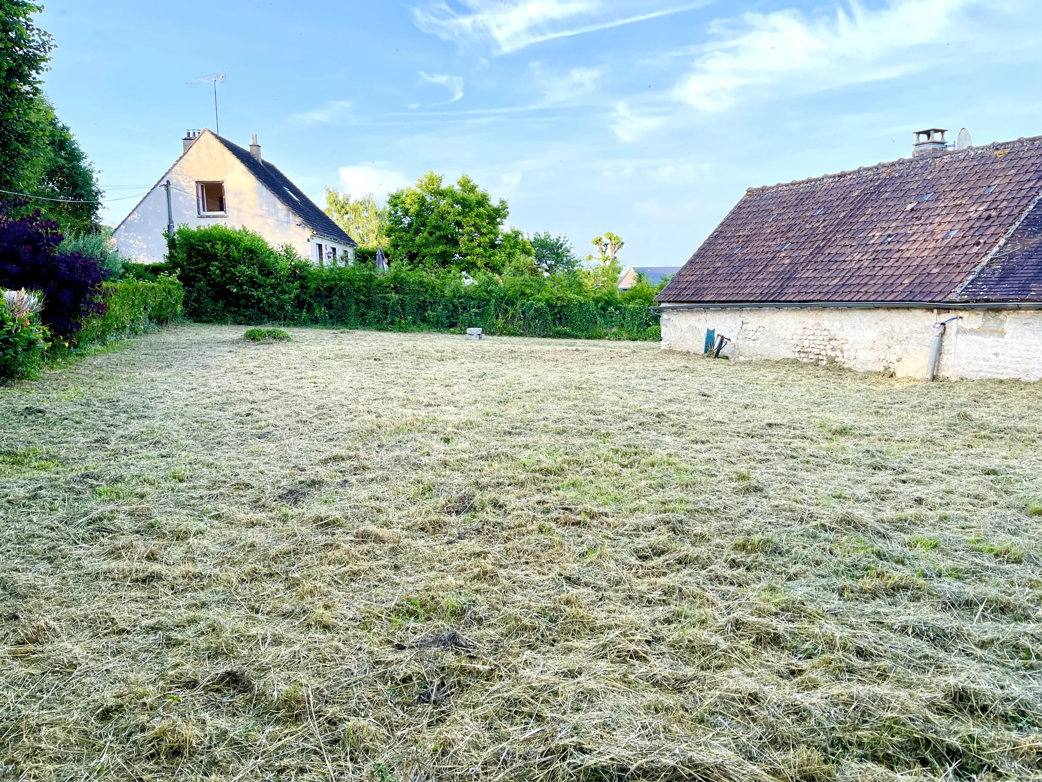 Terrain constructible de 584 m² à Maisse, secteur calme proche commodités 