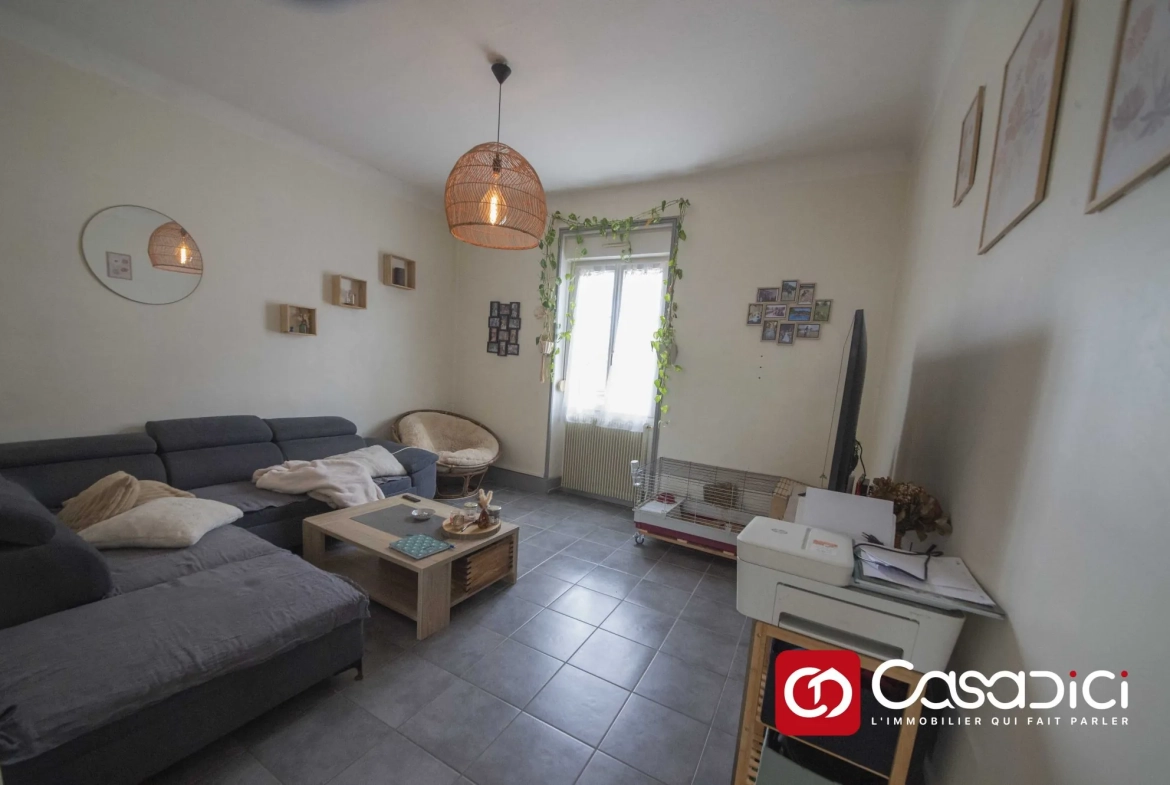Maison à vendre à Imphy de 98 m² avec 2 appartements, terrasse et garage 