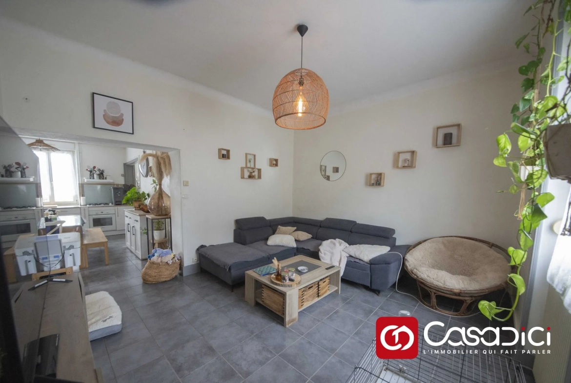 Maison à vendre à Imphy de 98 m² avec 2 appartements, terrasse et garage 