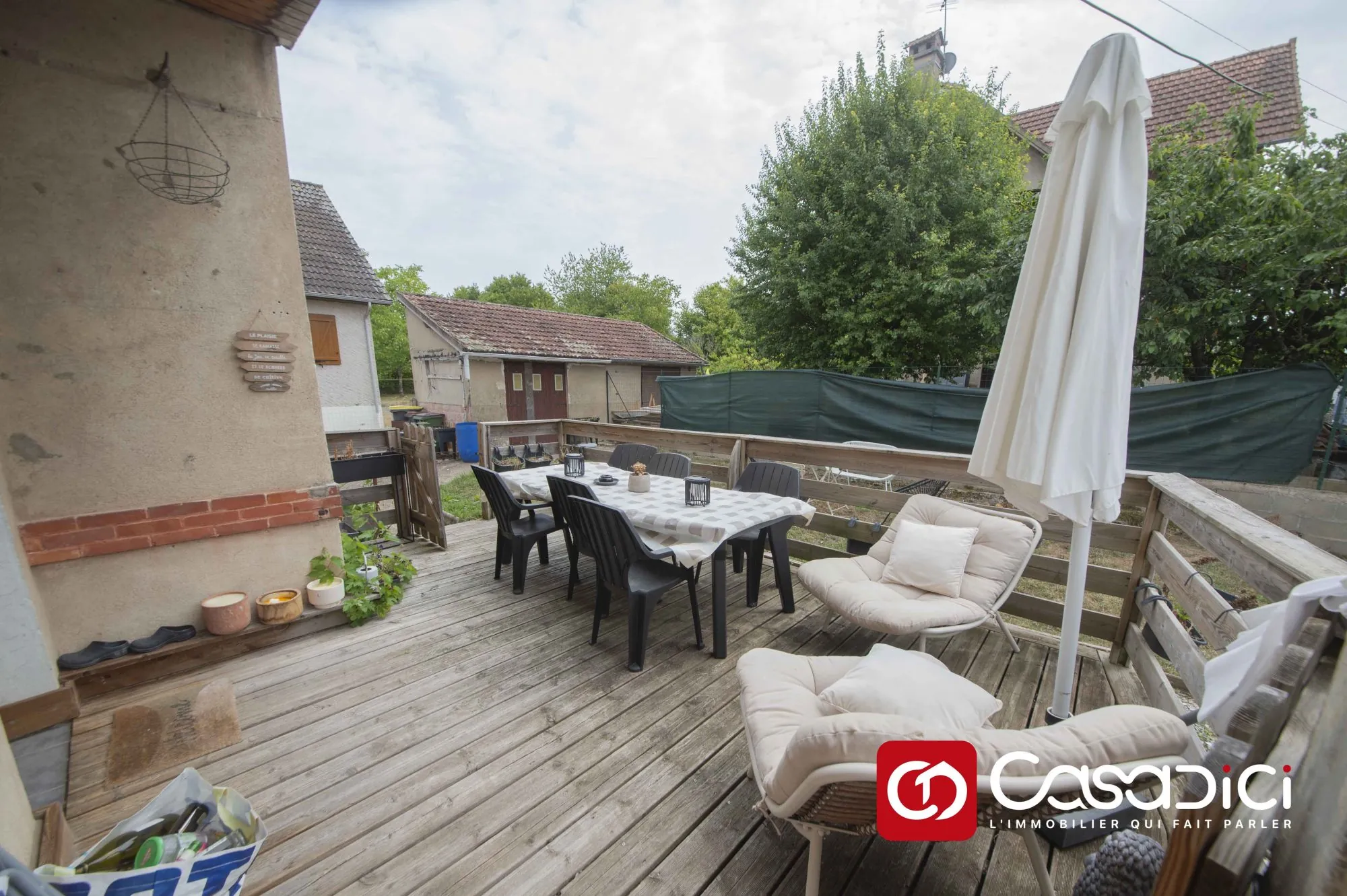 Maison à vendre à Imphy de 98 m² avec 2 appartements, terrasse et garage 