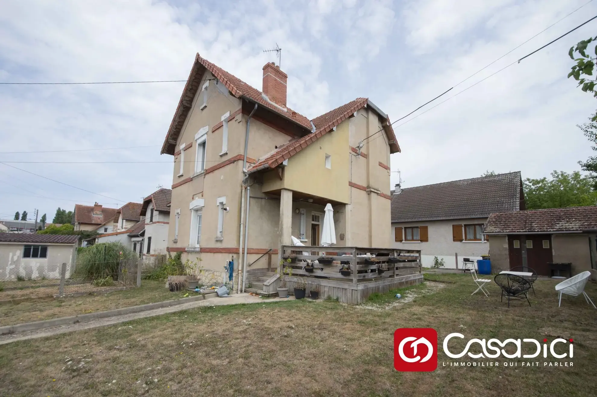 Maison à vendre à Imphy de 98 m² avec 2 appartements, terrasse et garage 