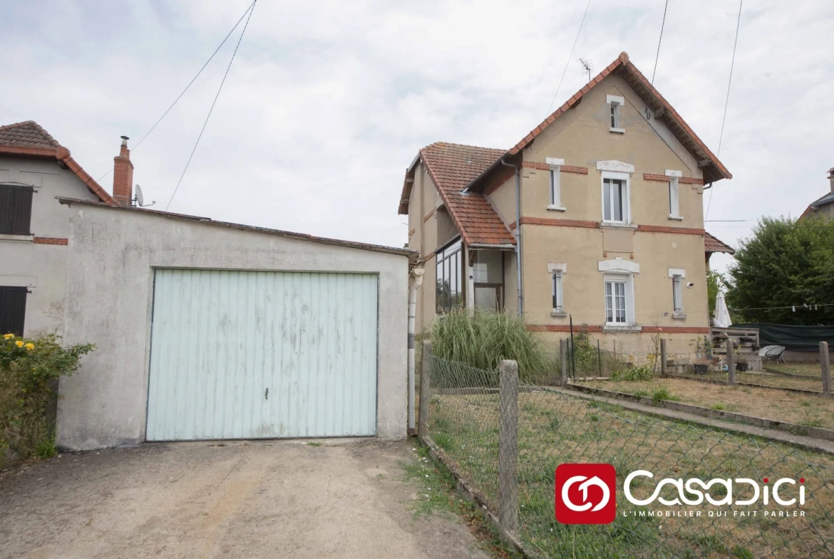 Maison à vendre à Imphy de 98 m² avec 2 appartements, terrasse et garage 