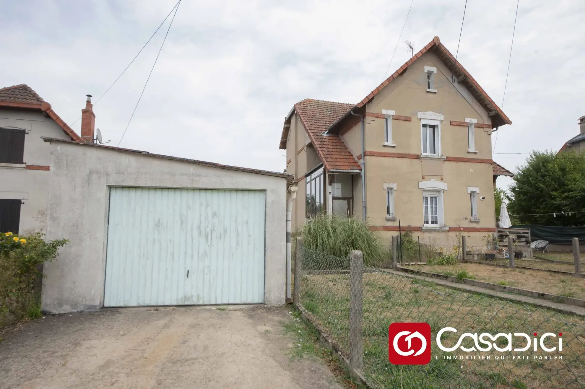 Maison à vendre à Imphy de 98 m² avec 2 appartements, terrasse et garage 