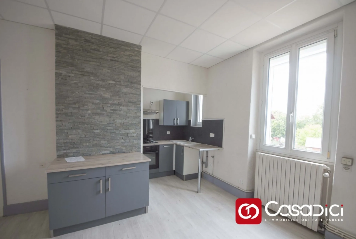 Maison à vendre à Imphy de 98 m² avec 2 appartements, terrasse et garage 