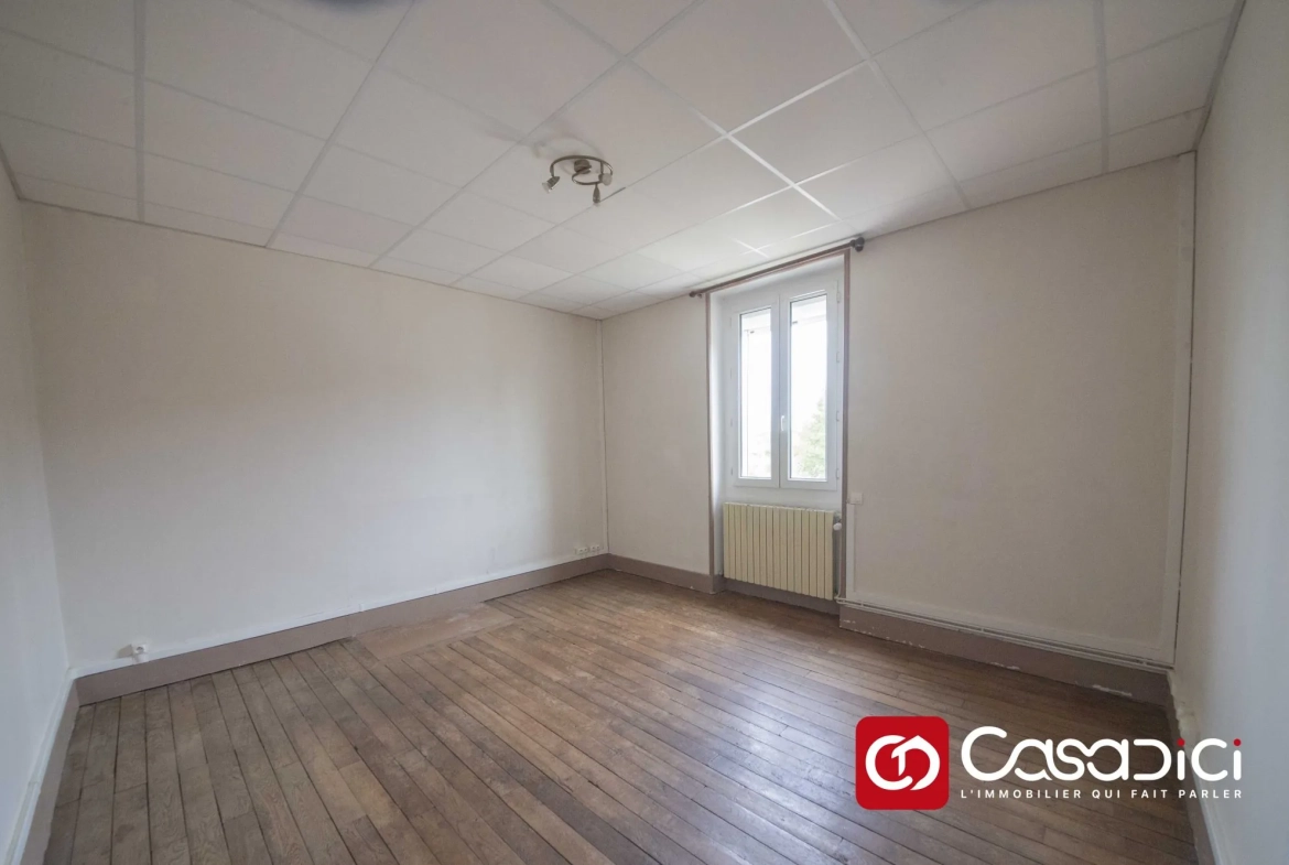 Maison à vendre à Imphy de 98 m² avec 2 appartements, terrasse et garage 