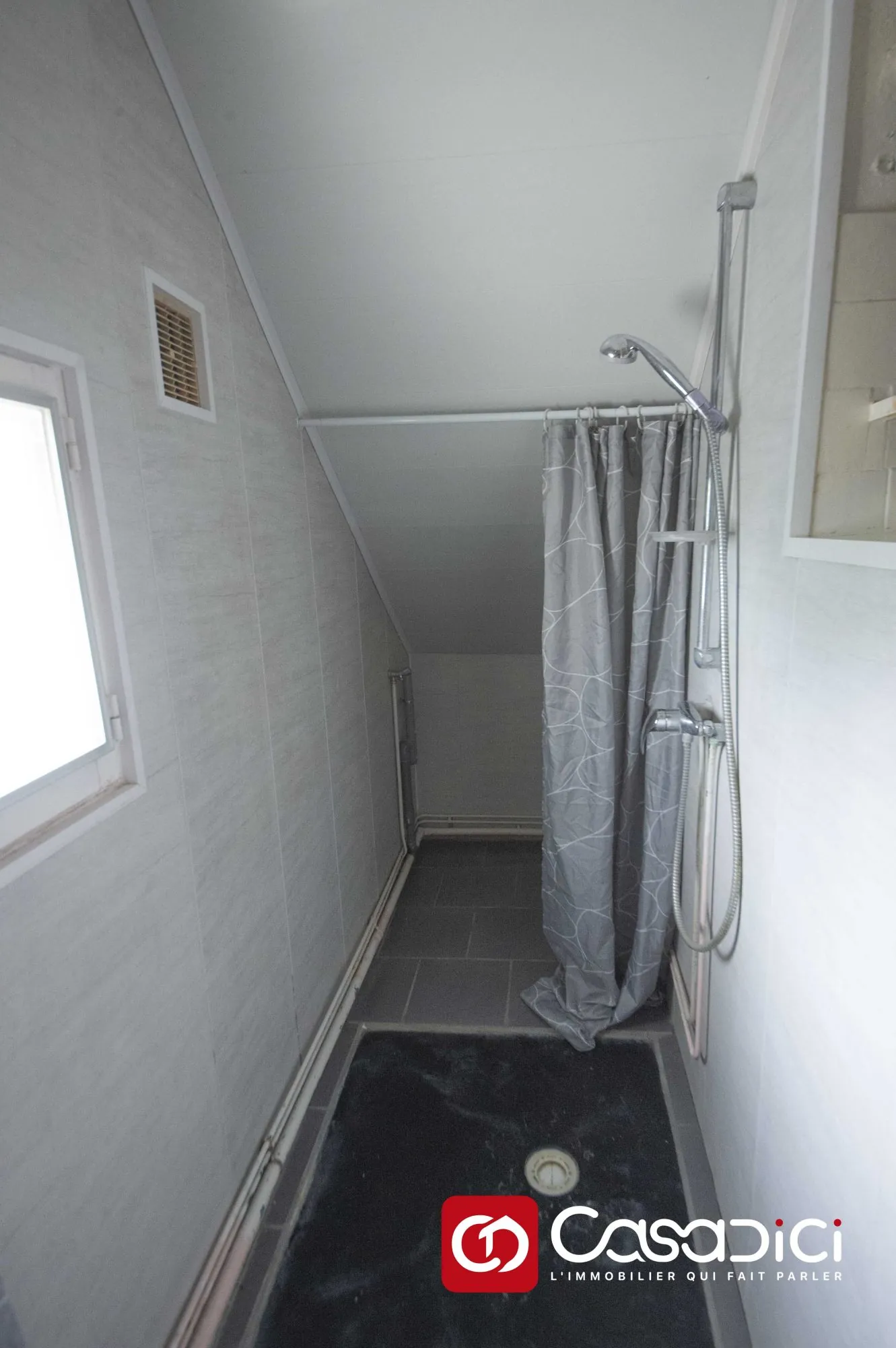 Maison à vendre à Imphy de 98 m² avec 2 appartements, terrasse et garage 